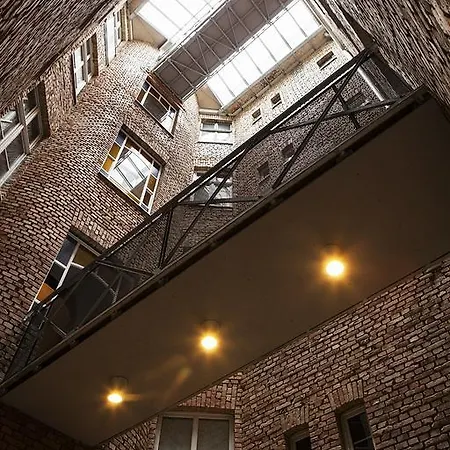 Travellers Basements Lägenhet